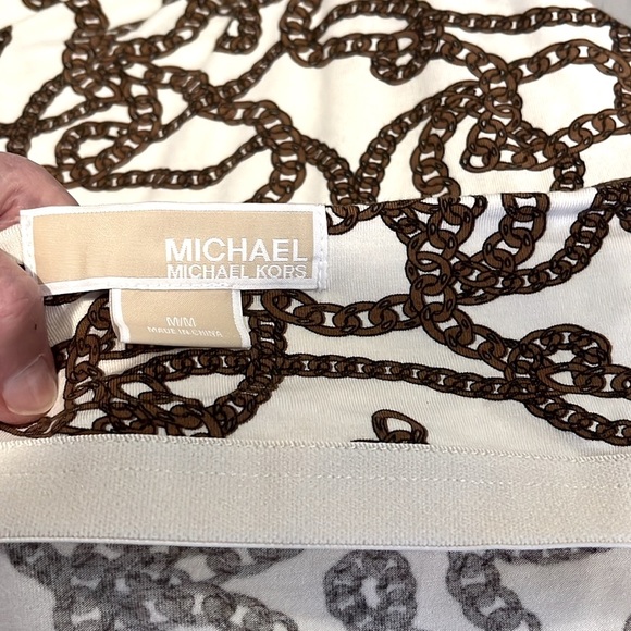 Michael Kors Summer Top. Cream with brown chain design. Size M Ties on neck - Picture 5 of 15
